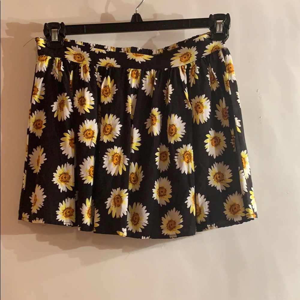Wet Seal daisy skirt